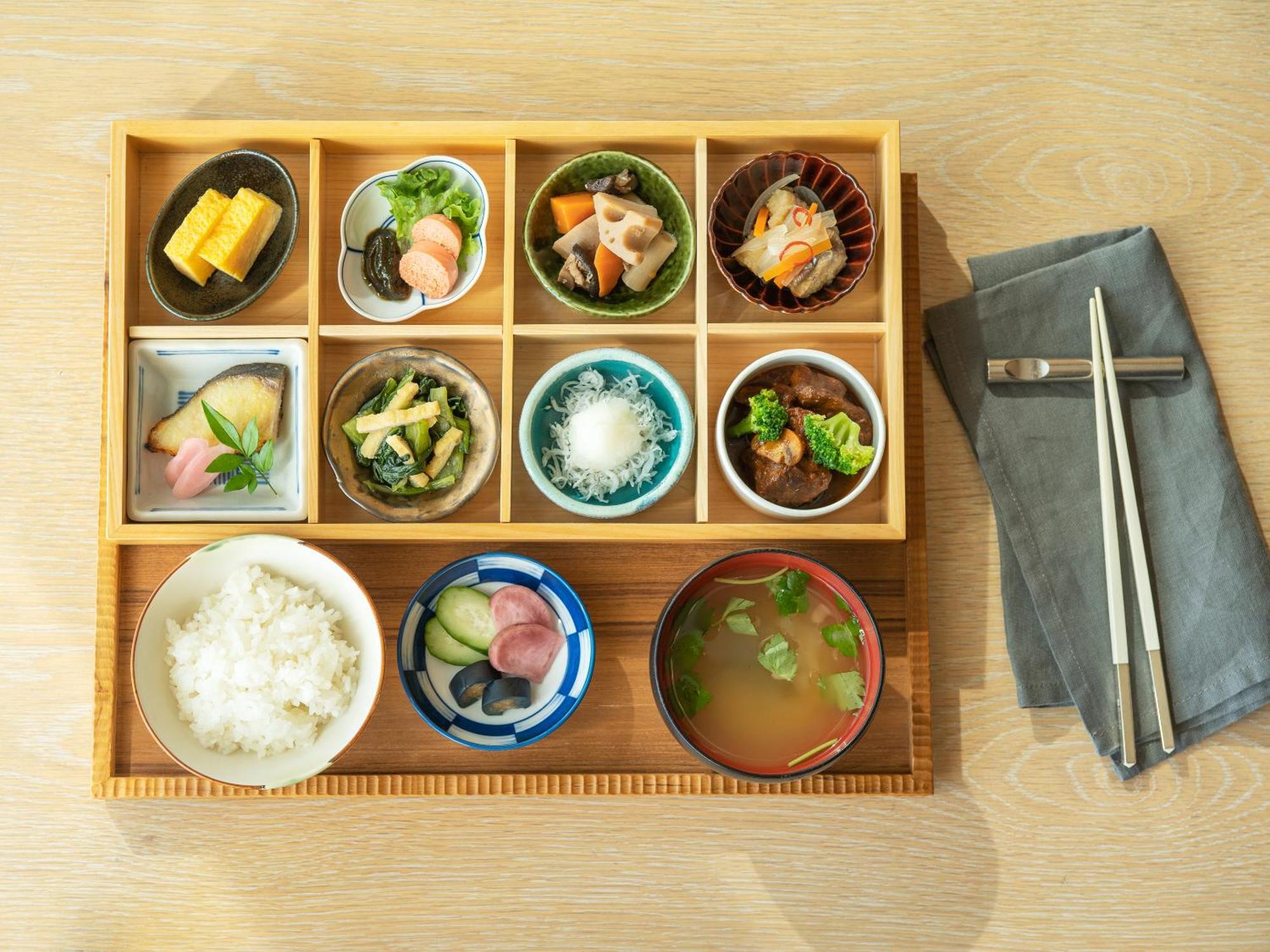 Mitsui Garden Hotel Roppongi Tokyo Premier Eksteriør billede A shōkadō bentō