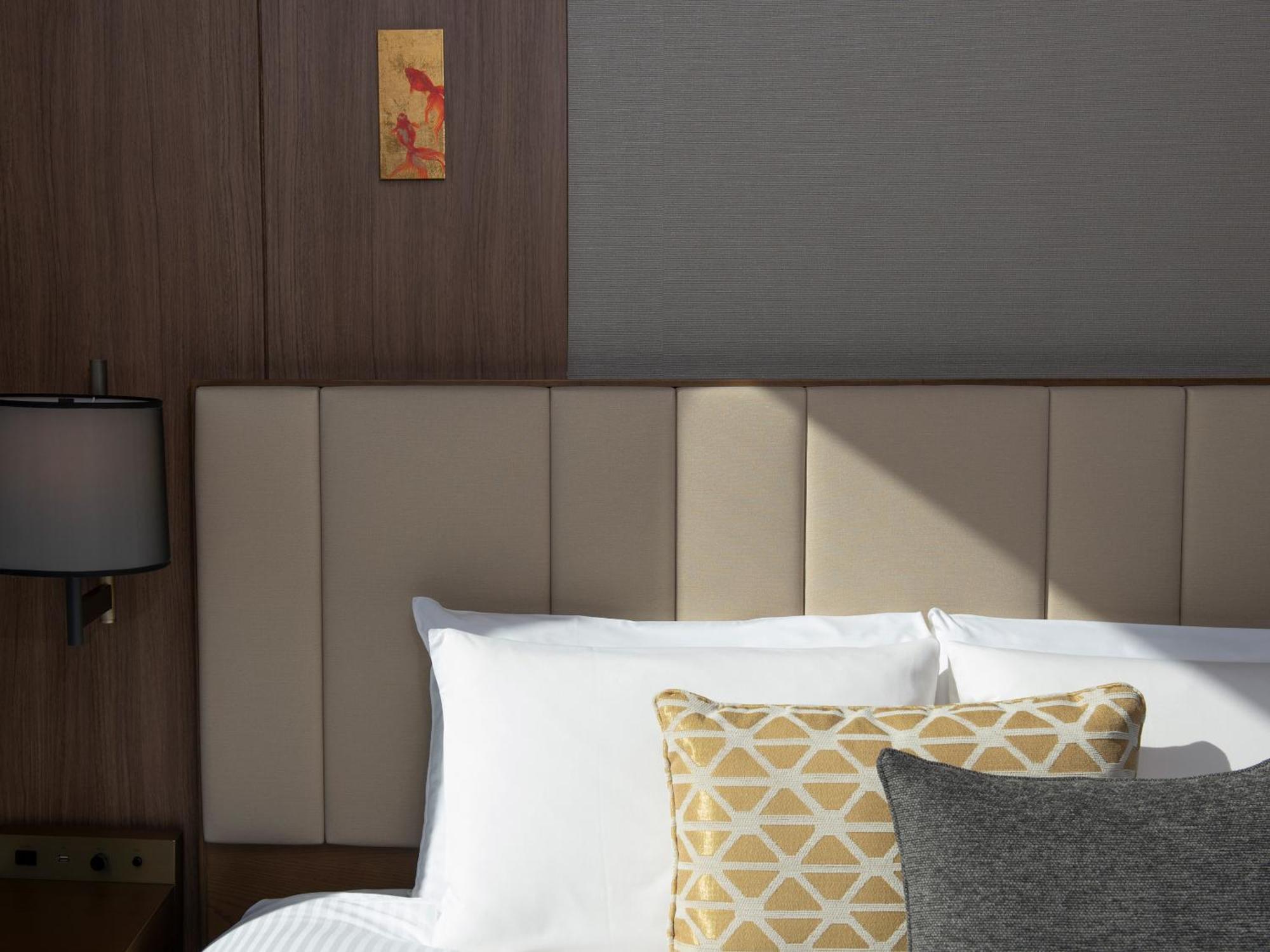 Mitsui Garden Hotel Roppongi Tokyo Premier Eksteriør billede A bedroom at the hotel